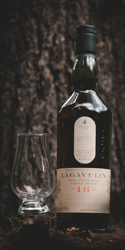 Whisky Lagavulin 16 ans devenu rare - Whisky Ecossais - Heritage Whisky